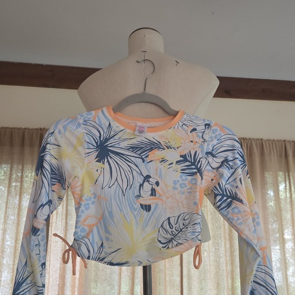 NEW - RUFFLE BUTTS - Girls rashguard top - Size 14 - Picture 1 of 4